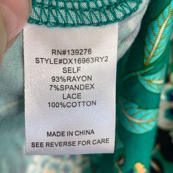 Daniel Rainn Tank Top Women 1X Green Floral Print Fantine Crochet Detail V Neck - Picture 6 of 14